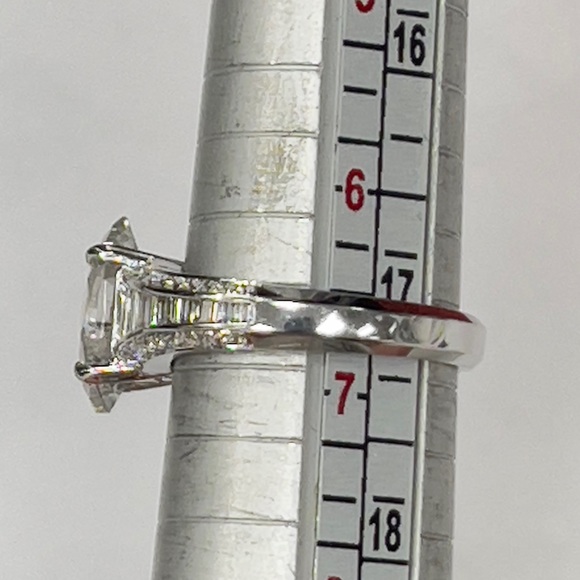 4.5 Carat Diamond Engagement Ring - Picture 6 of 6